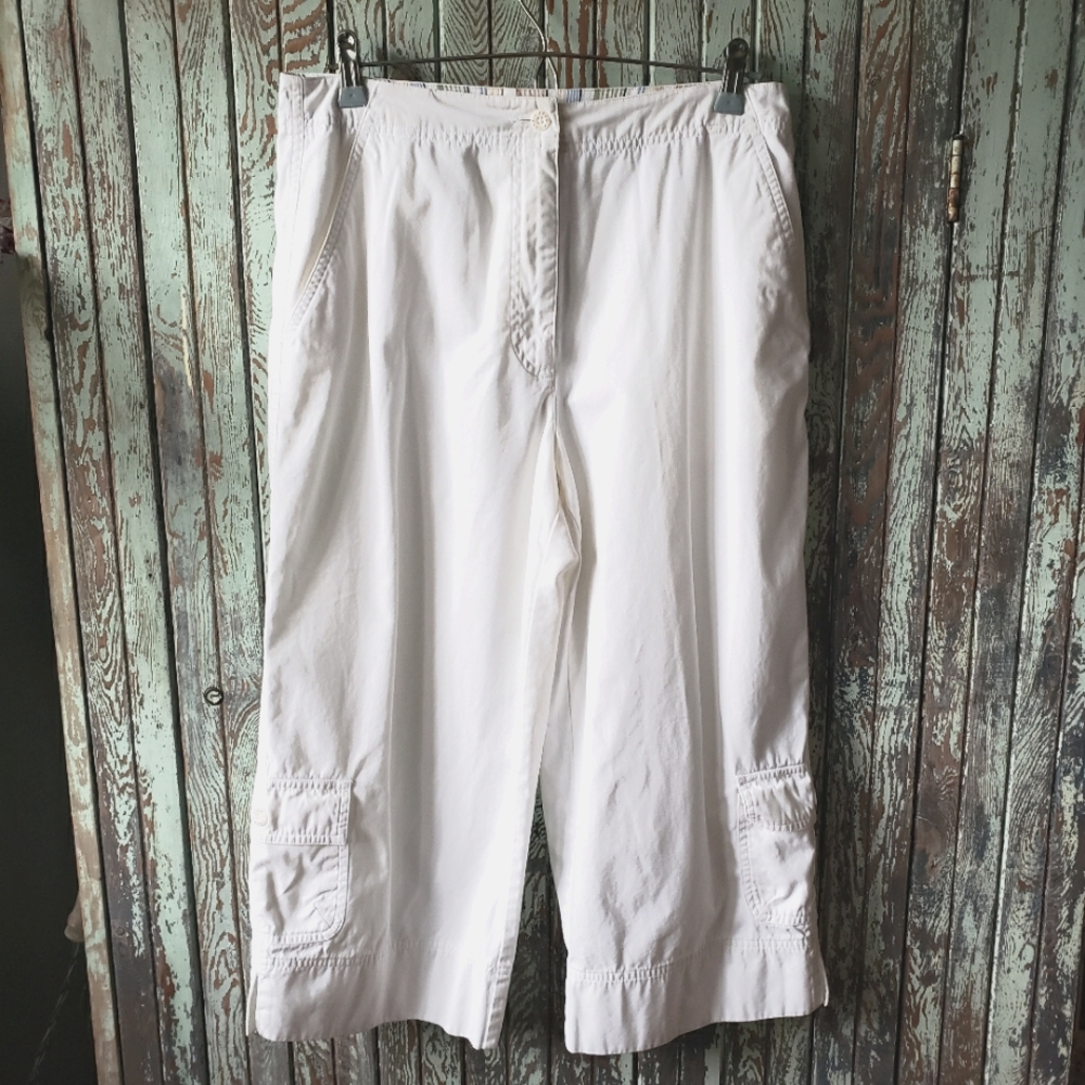 Izod white crop pants size 10